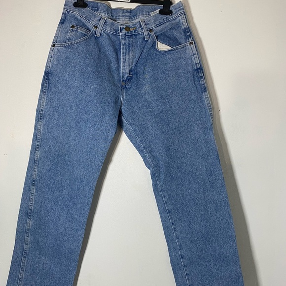 Wrangler Medium Wash Denim Jeans - Picture 2 of 5